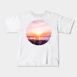 Summer Sunset Bringing Out Shades Of Pink, Gold And Orange In The Sky, Ocean And Beach Pebbles Kids T-Shirt